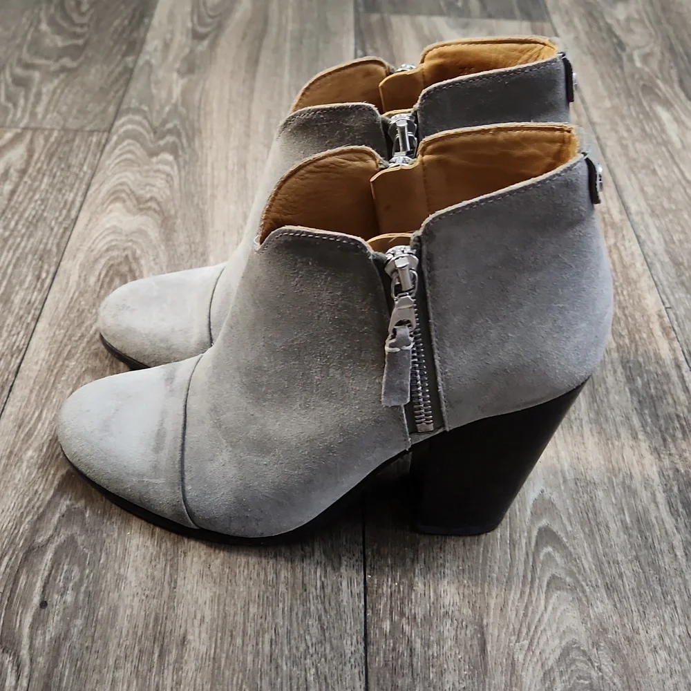 Rag & Bone Margot Heeled Bootie in Stone Waxy Suede in Size 36.5 - Picture 6 of 12